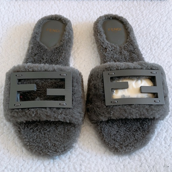 Fendi Baguette Sheepskin Shearling FF  Slide Sandal - Picture 1 of 11